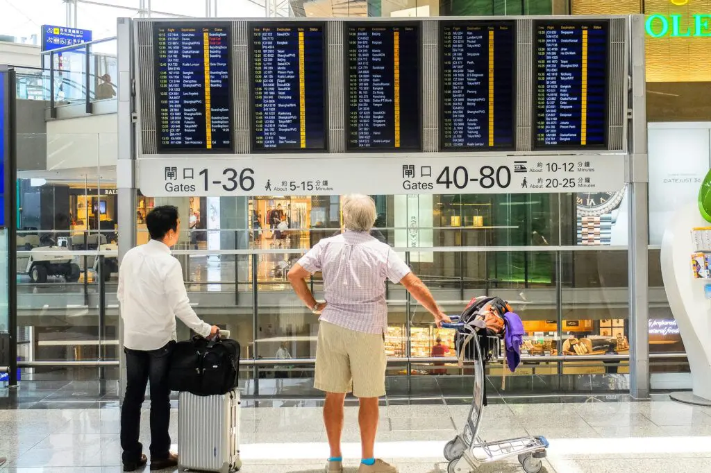 how to handle airport chaos